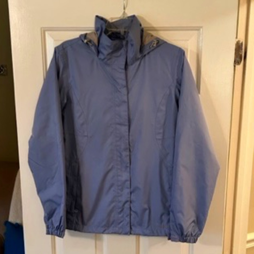 Women's Eddie Bauer hooded rain jacket